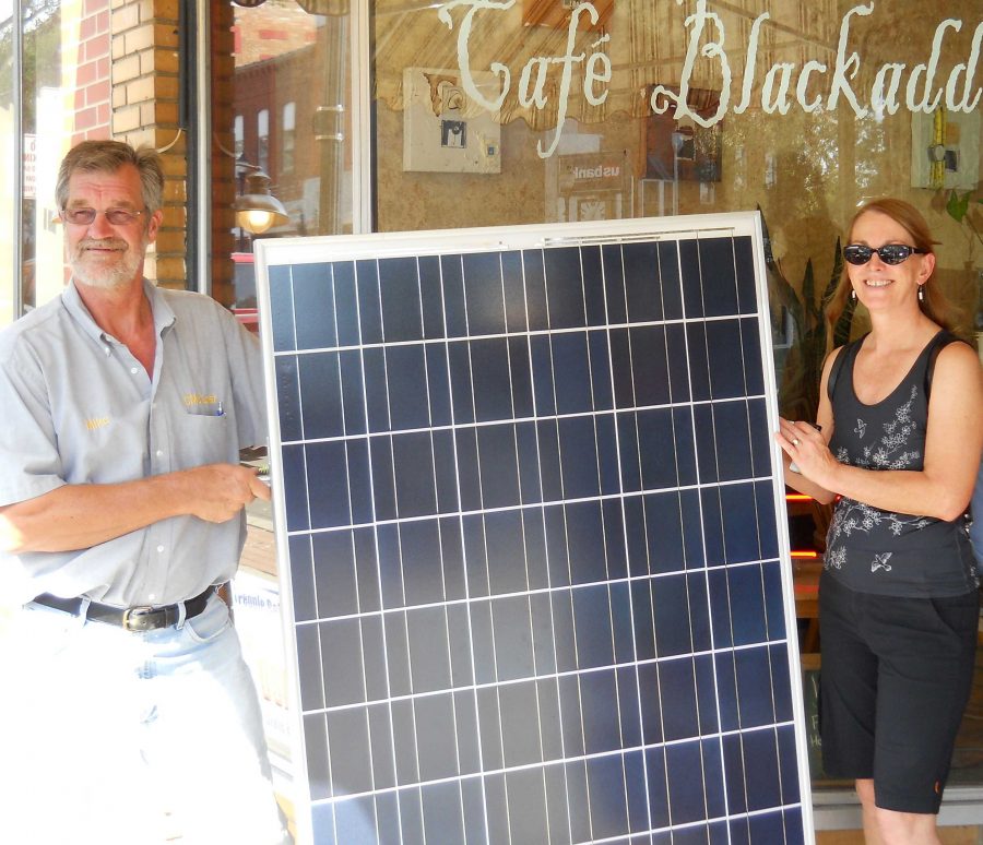 Cafe+Blackadder+goes+solar