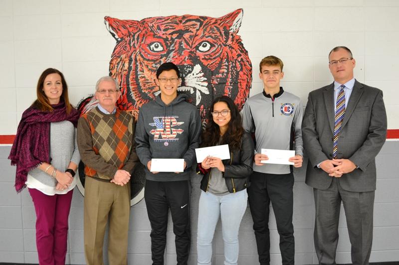 Dual credit recipients left to right: WHS Counselor Kelly Nimmo, Foundation President Bob Lotspeich, Jimmy Le, Shania Montufar, Nolan Chapman and Warrensburg R-VI Superintendent Dr. Scott Patrick (not pictured), Gracie Brant and Alexis Wells