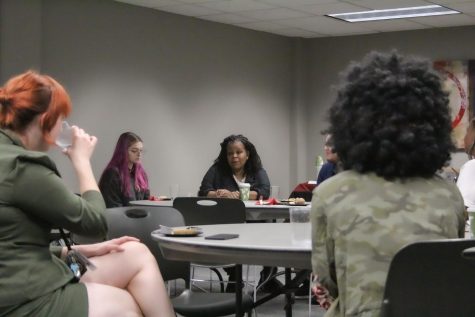 Annette Gordon-Reed takes questions from students of history, political science and the Center for Multiculturalism and Inclusivity in an invite-only breakfast the morning after her speech.