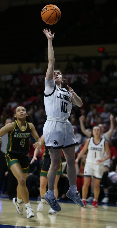 Jennies Fall Short to Lions