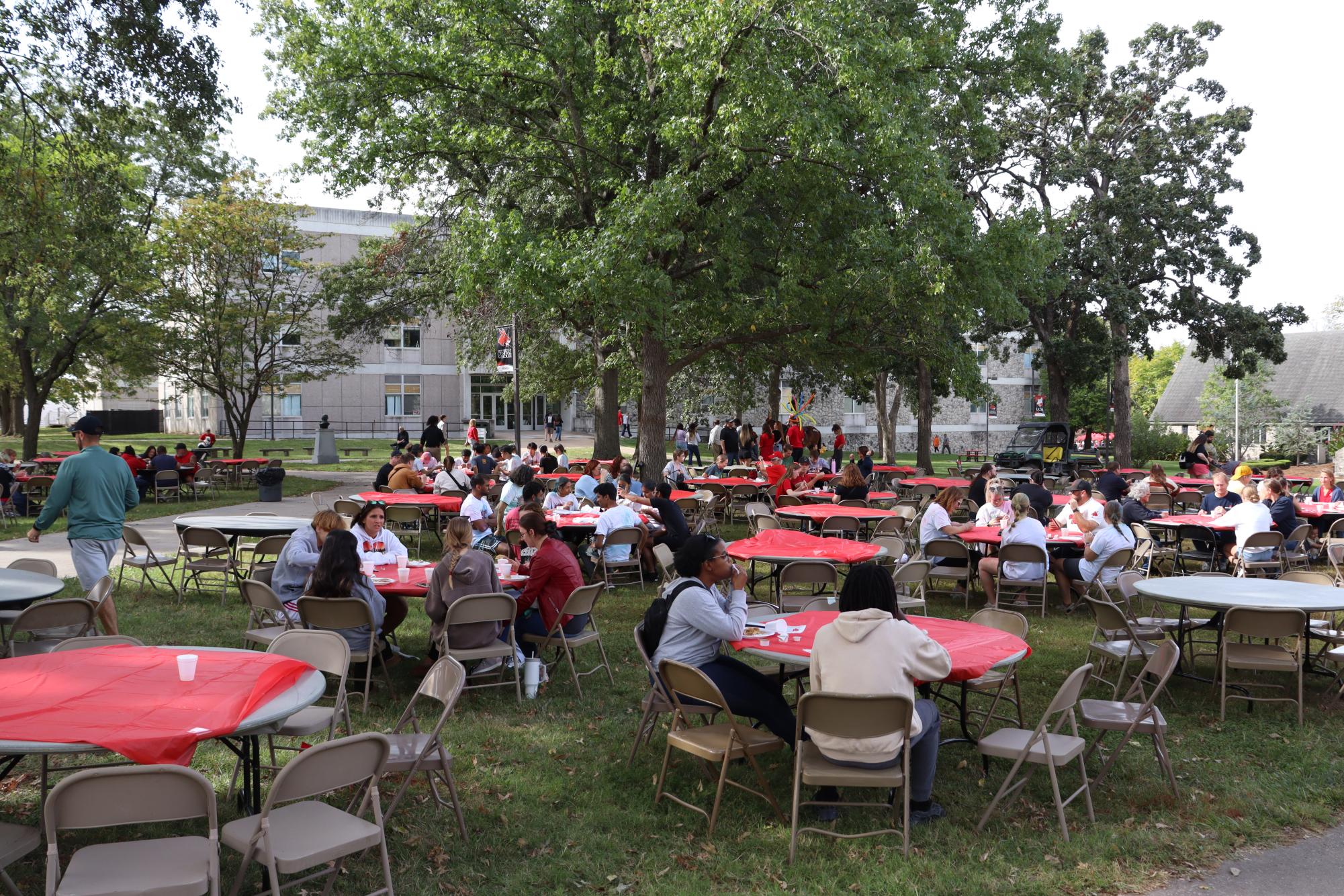 Families Reunite at Family Weekend Breakfast