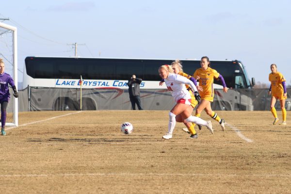 Senior Caroline Cole holds off multiple Minnesota State Defenders near the Minnesota State goal. The Jennies relied on high control as one of their key elements during the season.